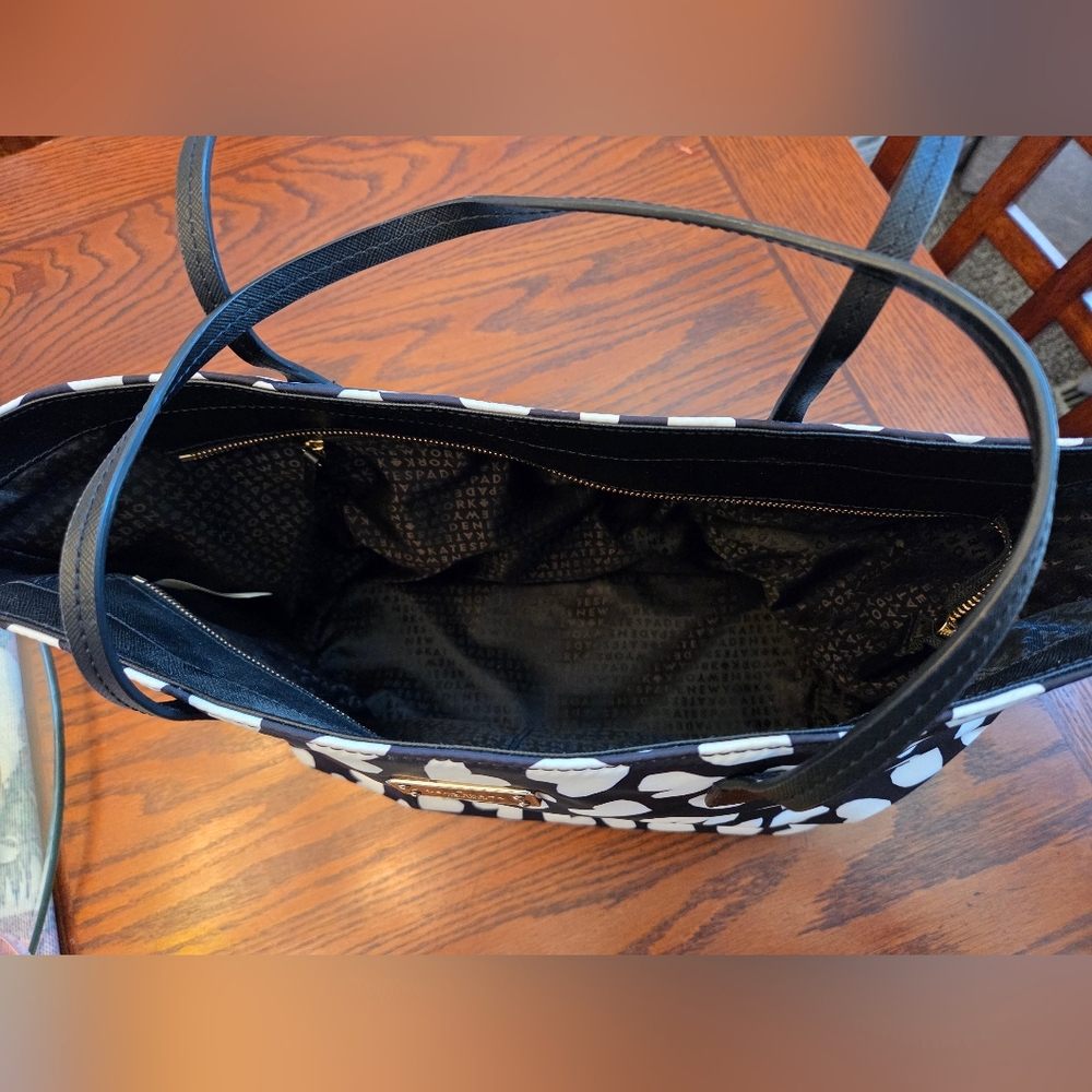 kate spade Black and White Heart-Print Tote - Picture 8 of 10
